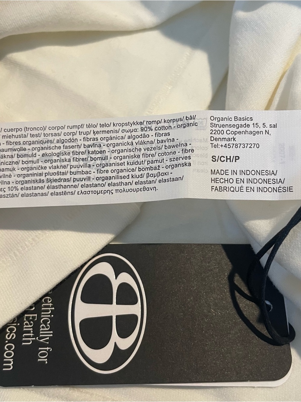 Organic Basics Flex Tee 2-Pack Black & Off White Organic Cotton Stretch T-Shirts - Picture 8 of 8